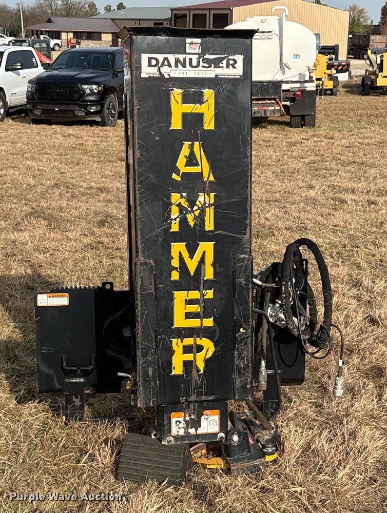 image for item DU6534 2022 Danuser SM40 skid steer post driver