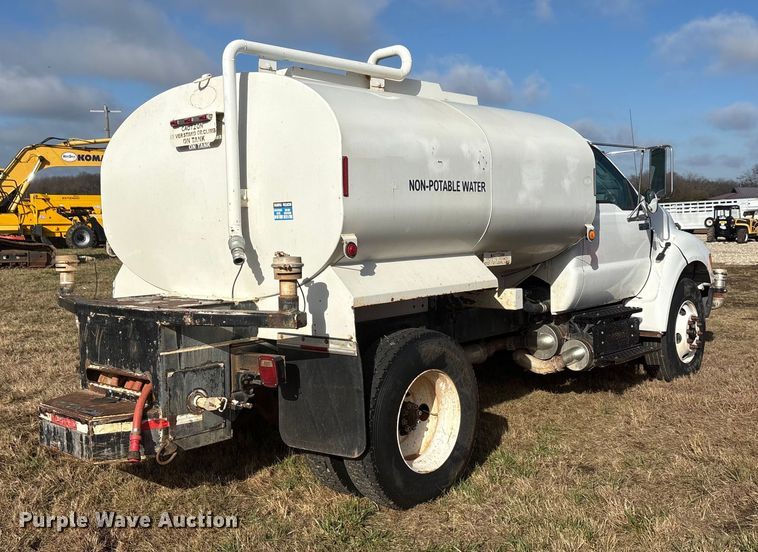 image for item DU6538 2015 Ford F750 water truck