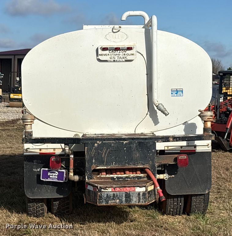 image for item DU6538 2015 Ford F750 water truck