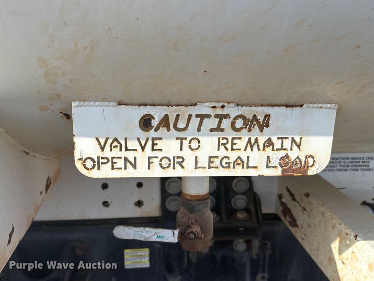 image for item DU6538 2015 Ford F750 water truck