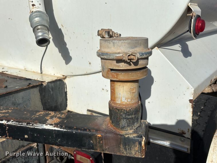 image for item DU6538 2015 Ford F750 water truck