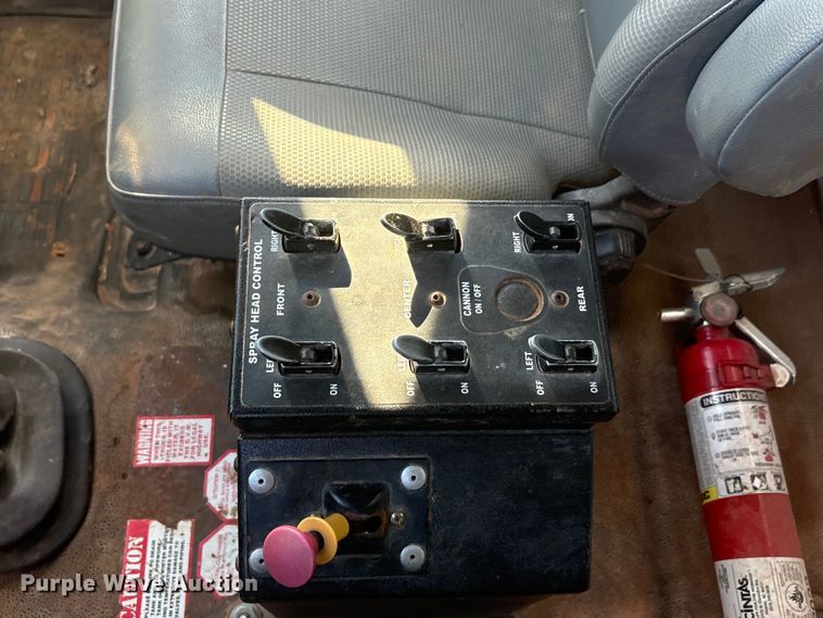 image for item DU6538 2015 Ford F750 water truck