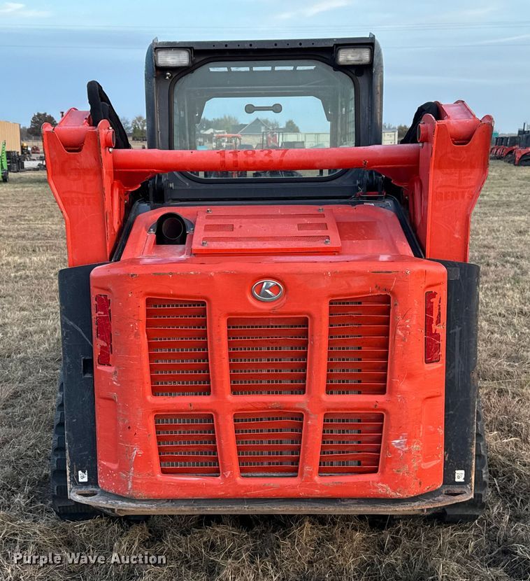 image for item DU6557 2019 Kubota SVL65-2 tracked skid steer loader