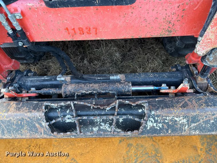 image for item DU6557 2019 Kubota SVL65-2 tracked skid steer loader