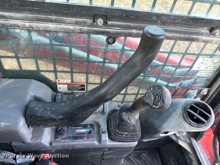 image for item DU6557 2019 Kubota SVL65-2 tracked skid steer loader