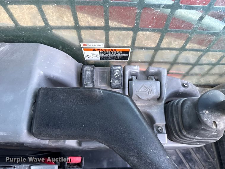 image for item DU6557 2019 Kubota SVL65-2 tracked skid steer loader