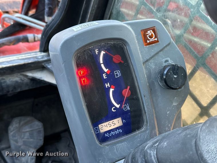 image for item DU6557 2019 Kubota SVL65-2 tracked skid steer loader