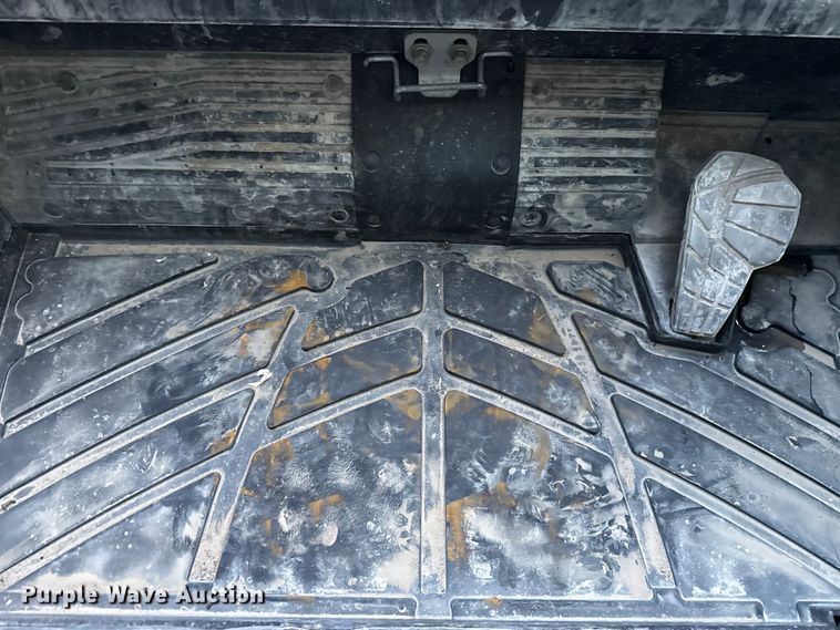 image for item DU6557 2019 Kubota SVL65-2 tracked skid steer loader