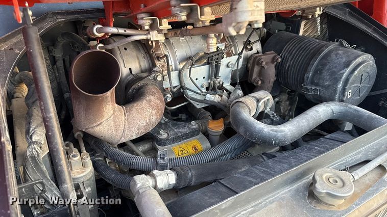 image for item DU6557 2019 Kubota SVL65-2 tracked skid steer loader