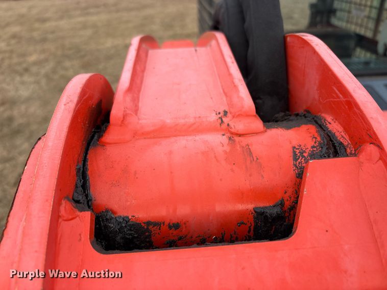 image for item DU6561 2023 Kubota SVL97-2 tracked skid steer loader