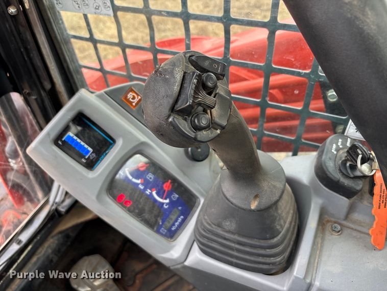 image for item DU6561 2023 Kubota SVL97-2 tracked skid steer loader