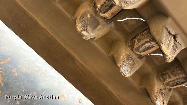 image for item DU6561 2023 Kubota SVL97-2 tracked skid steer loader