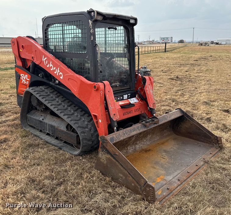 MINI CARGADOR SOBRE ORUGAS 2022 KUBOTA SVL752