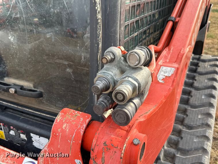 image for item DU6563 2022 Kubota SVL75-2 tracked skid steer loader