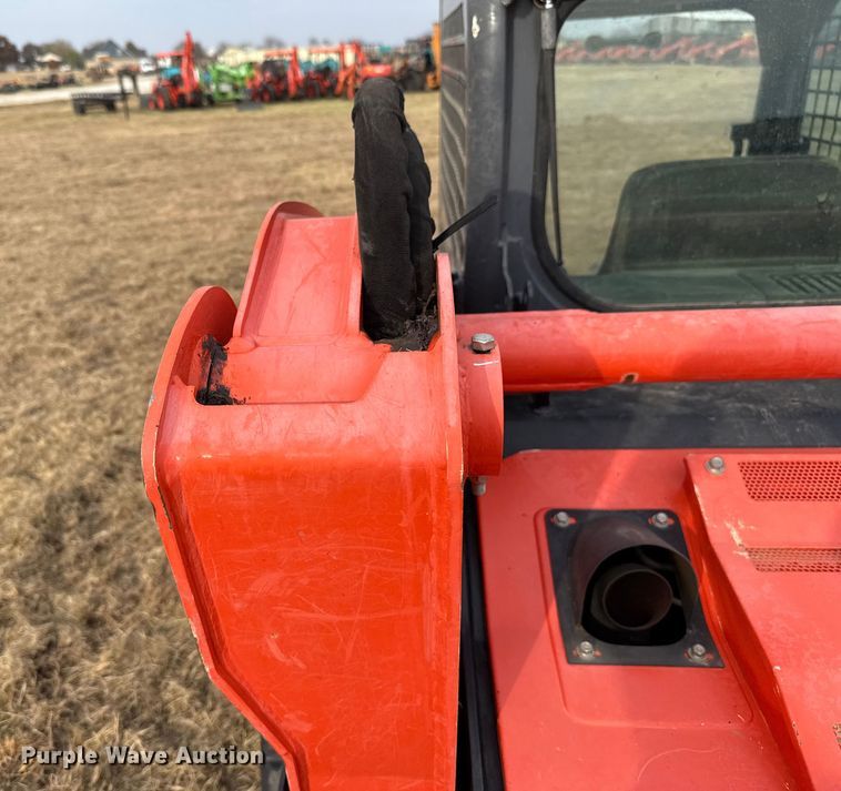 image for item DU6563 2022 Kubota SVL75-2 tracked skid steer loader