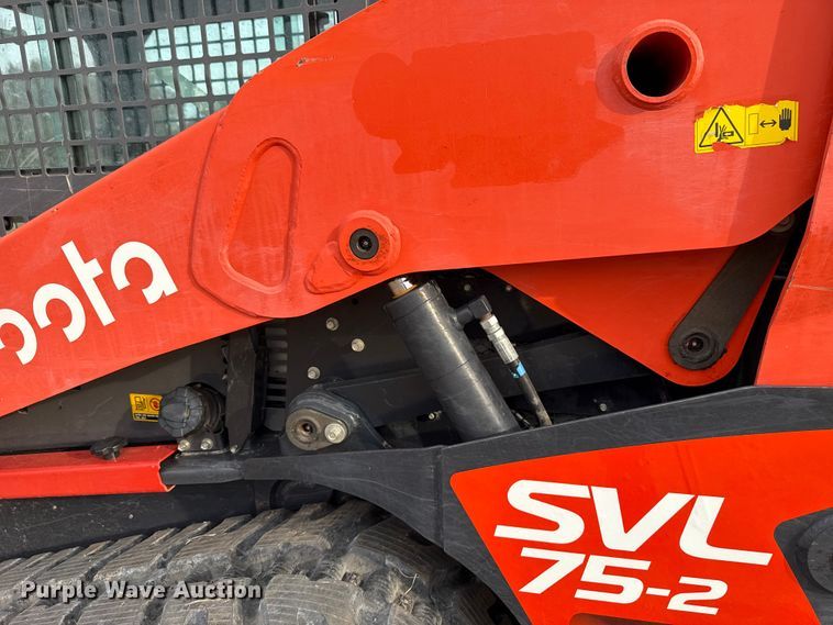 image for item DU6563 2022 Kubota SVL75-2 tracked skid steer loader