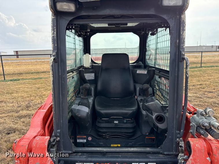 image for item DU6563 2022 Kubota SVL75-2 tracked skid steer loader