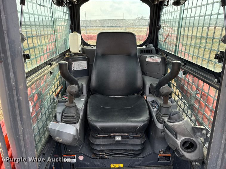 image for item DU6563 2022 Kubota SVL75-2 tracked skid steer loader