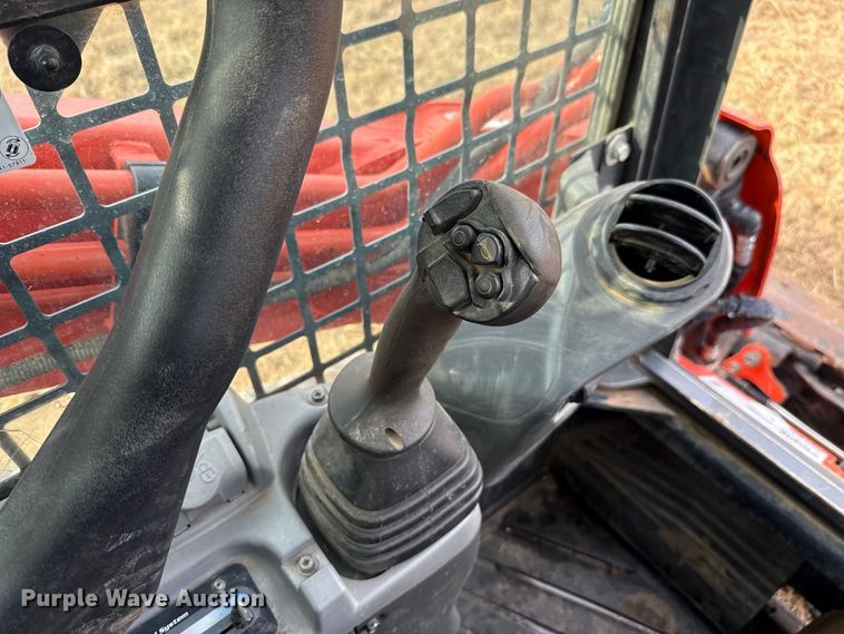 image for item DU6563 2022 Kubota SVL75-2 tracked skid steer loader