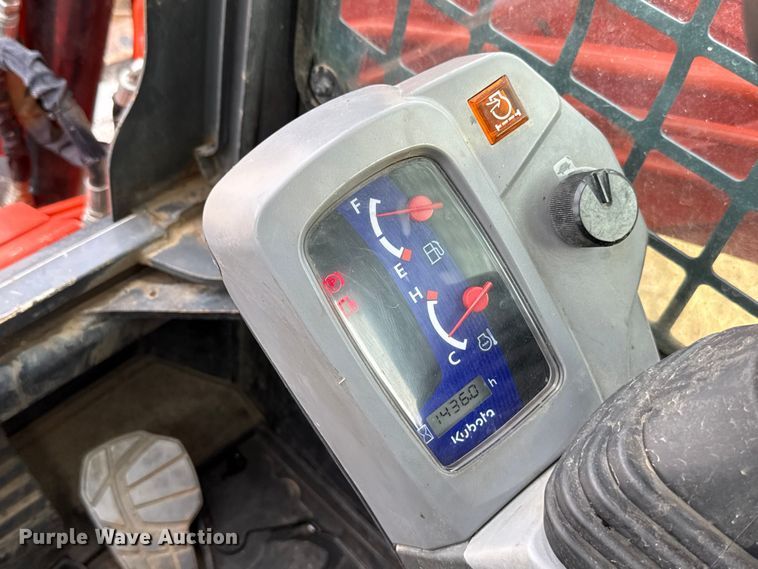 image for item DU6563 2022 Kubota SVL75-2 tracked skid steer loader