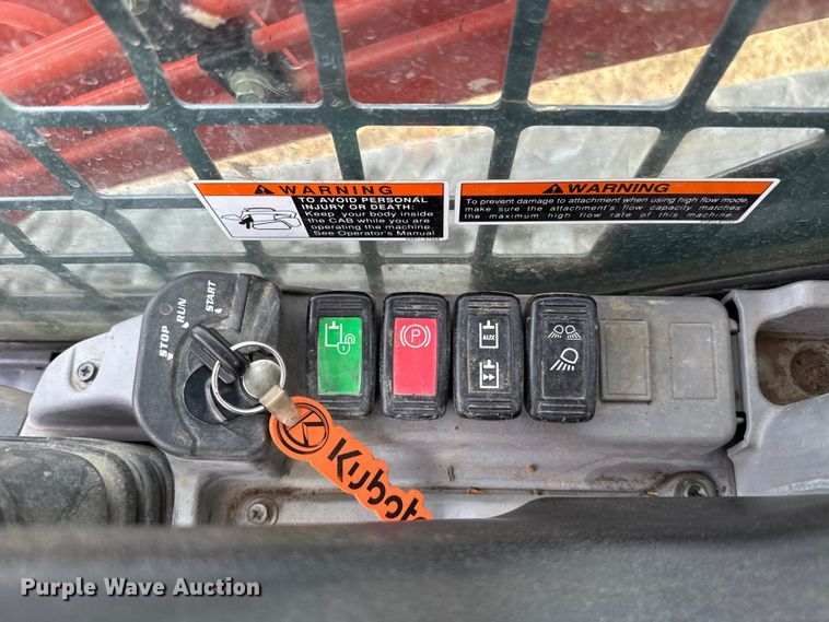 image for item DU6563 2022 Kubota SVL75-2 tracked skid steer loader