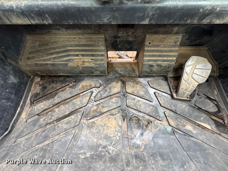 image for item DU6563 2022 Kubota SVL75-2 tracked skid steer loader