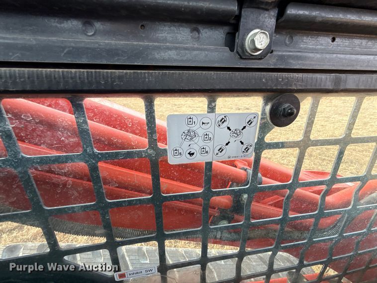 image for item DU6563 2022 Kubota SVL75-2 tracked skid steer loader