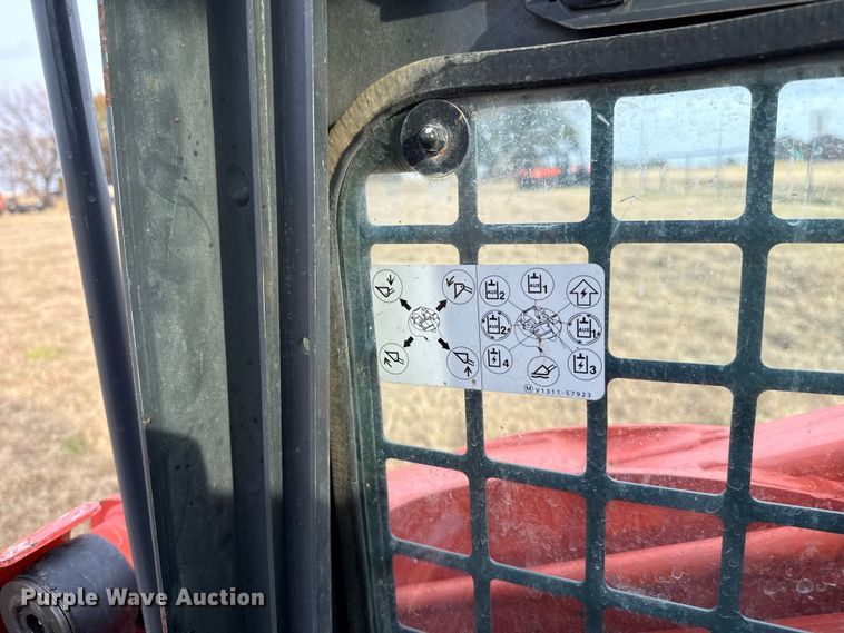 image for item DU6563 2022 Kubota SVL75-2 tracked skid steer loader