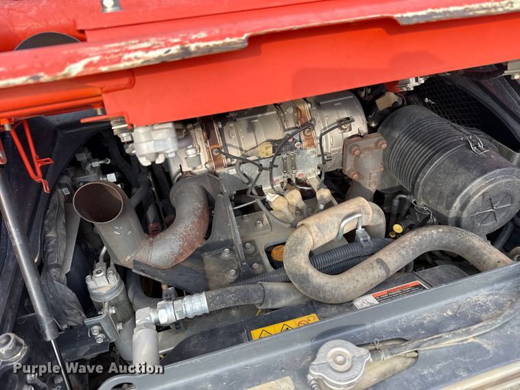 image for item DU6563 2022 Kubota SVL75-2 tracked skid steer loader