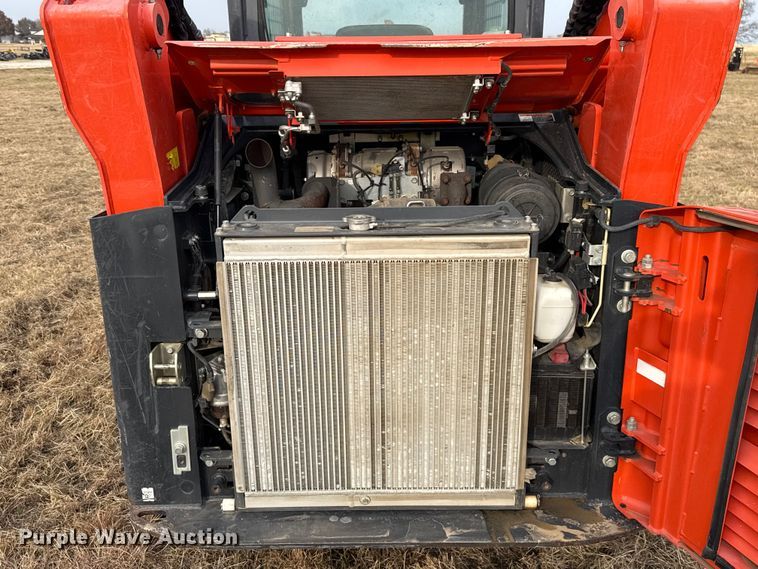 image for item DU6563 2022 Kubota SVL75-2 tracked skid steer loader