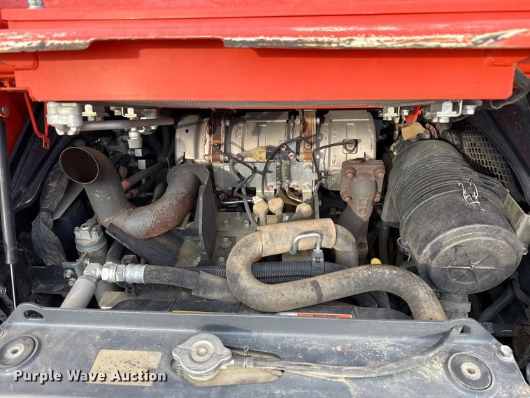 image for item DU6563 2022 Kubota SVL75-2 tracked skid steer loader