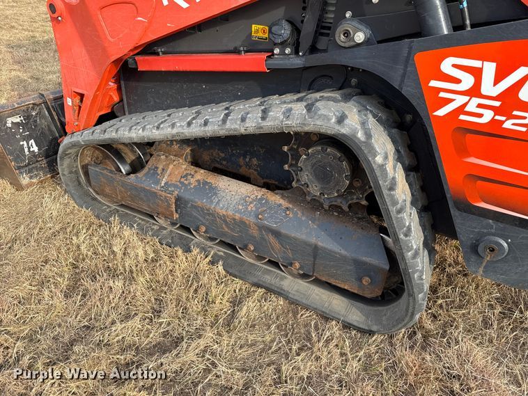 image for item DU6563 2022 Kubota SVL75-2 tracked skid steer loader