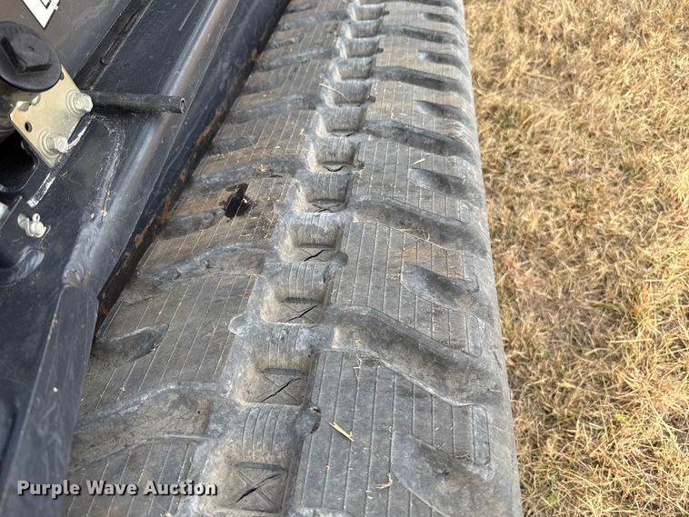 image for item DU6563 2022 Kubota SVL75-2 tracked skid steer loader