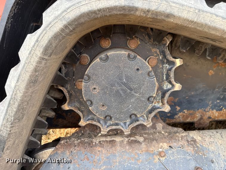 image for item DU6563 2022 Kubota SVL75-2 tracked skid steer loader