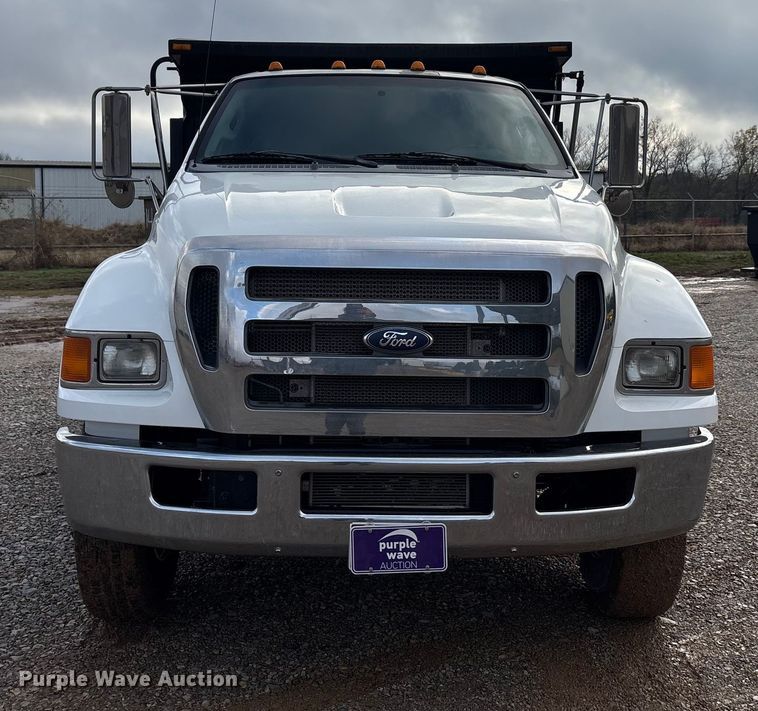 image for item EA7790 2015 Ford F750 dump truck