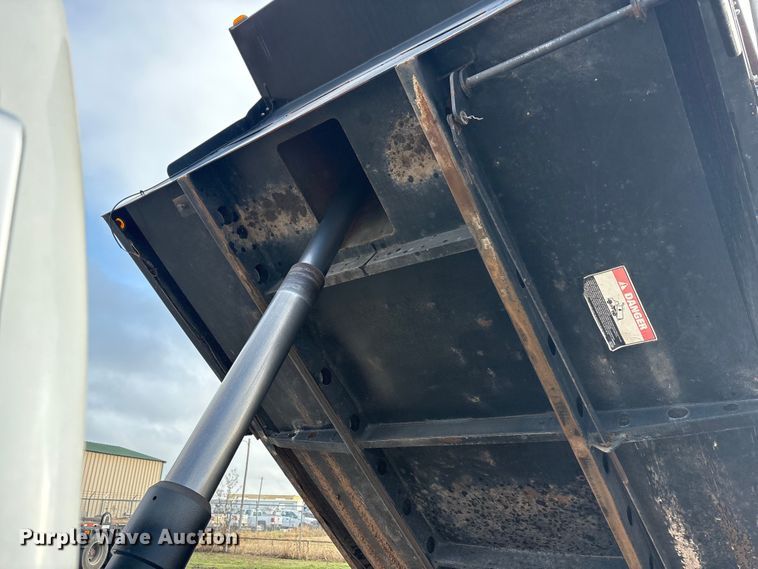 image for item EA7790 2015 Ford F750 dump truck