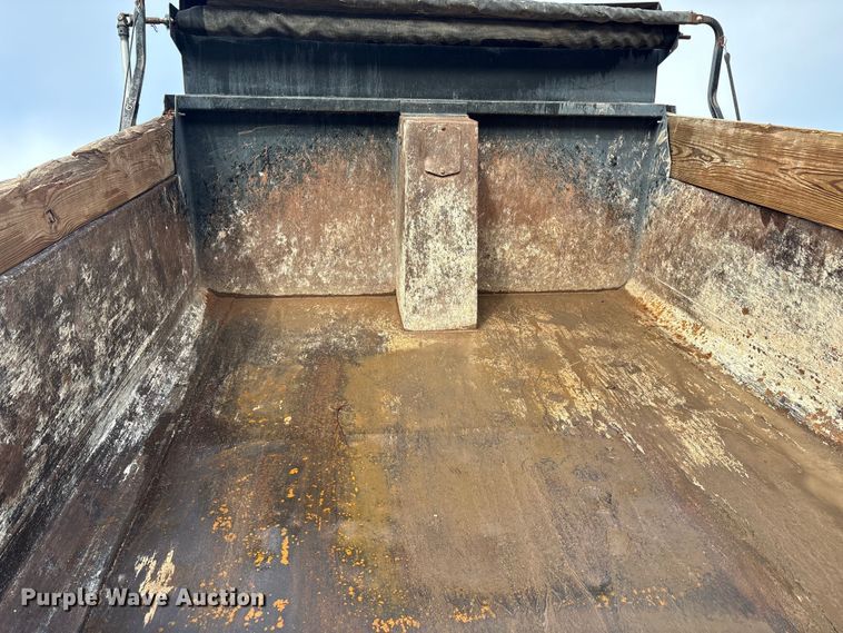 image for item EA7790 2015 Ford F750 dump truck