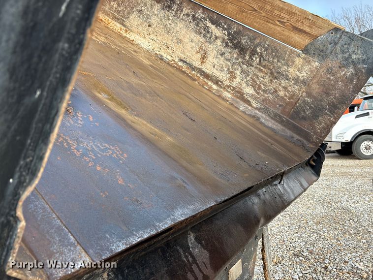 image for item EA7790 2015 Ford F750 dump truck