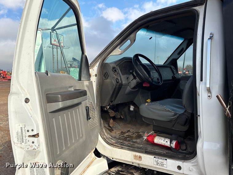 image for item EA7790 2015 Ford F750 dump truck