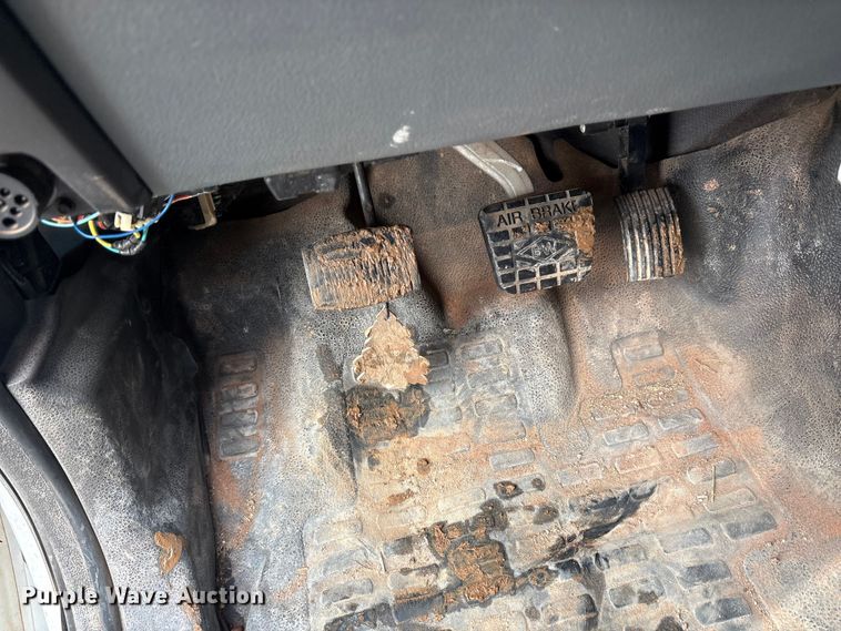 image for item EA7790 2015 Ford F750 dump truck