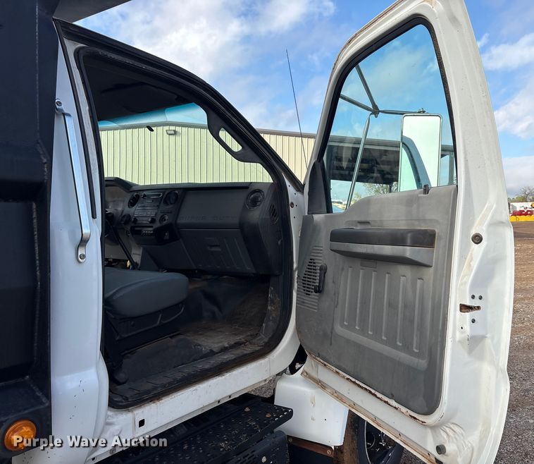 image for item EA7790 2015 Ford F750 dump truck