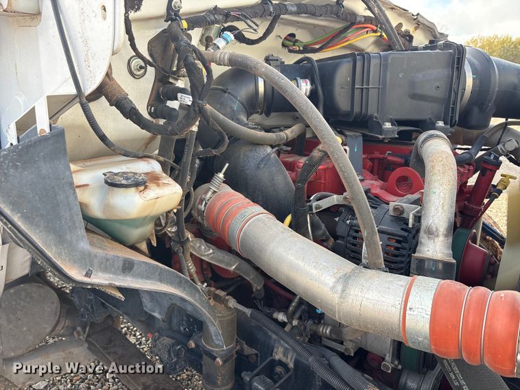 image for item EA7790 2015 Ford F750 dump truck