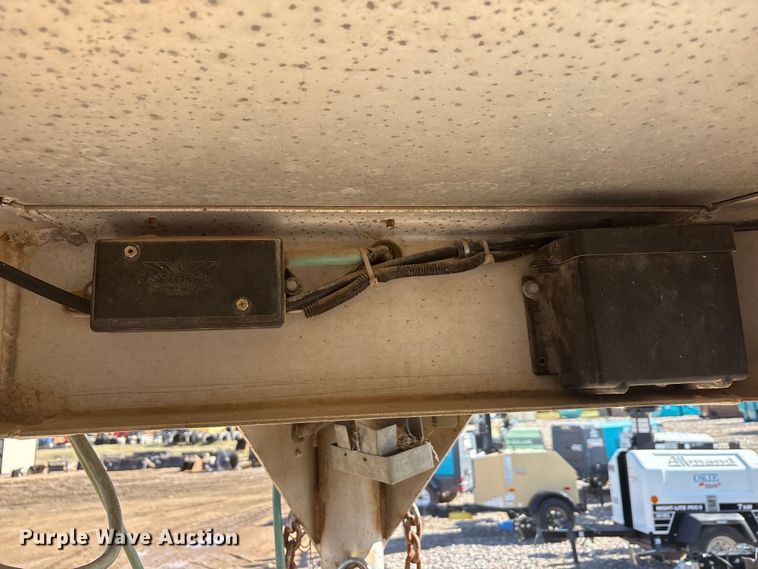 image for item EA7794 1992 Barrett livestock trailer