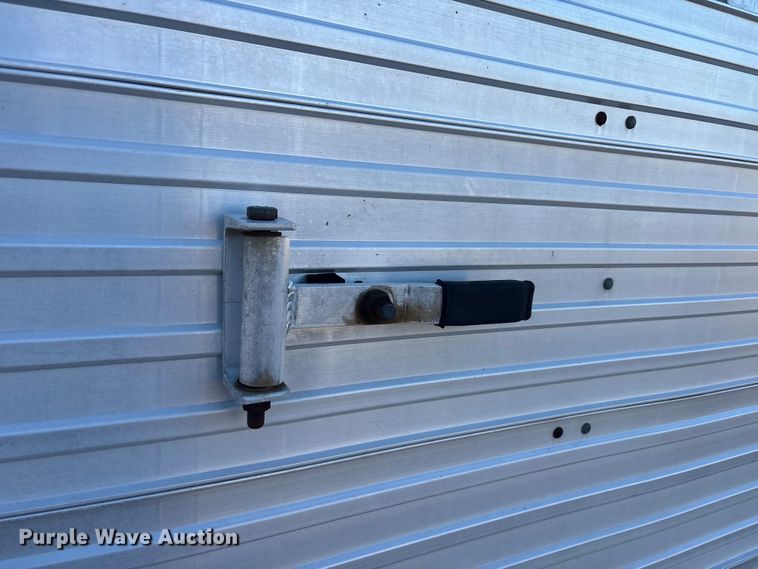 image for item EA7794 1992 Barrett livestock trailer