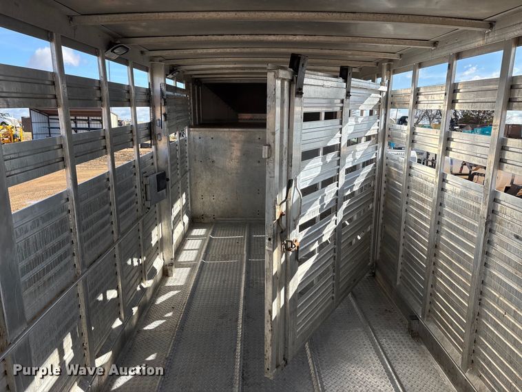image for item EA7794 1992 Barrett livestock trailer