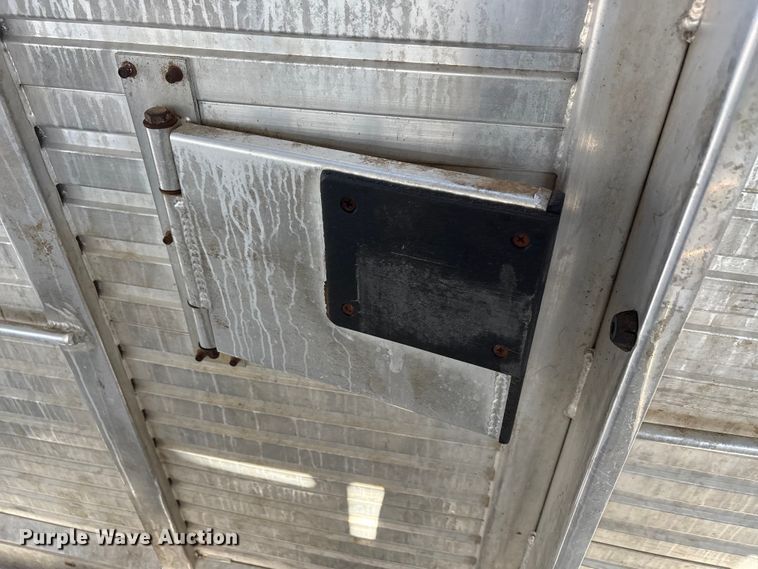 image for item EA7794 1992 Barrett livestock trailer