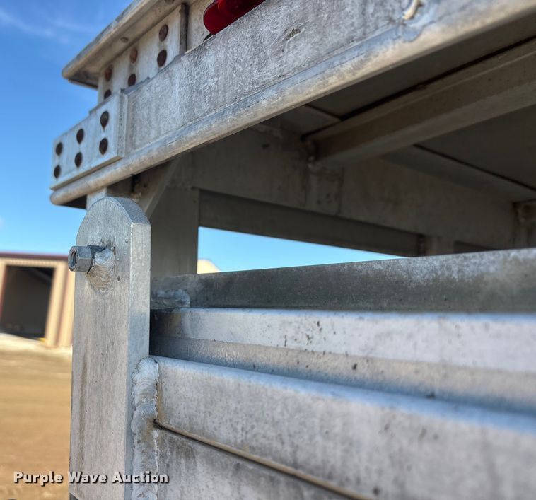 image for item EA7794 1992 Barrett livestock trailer