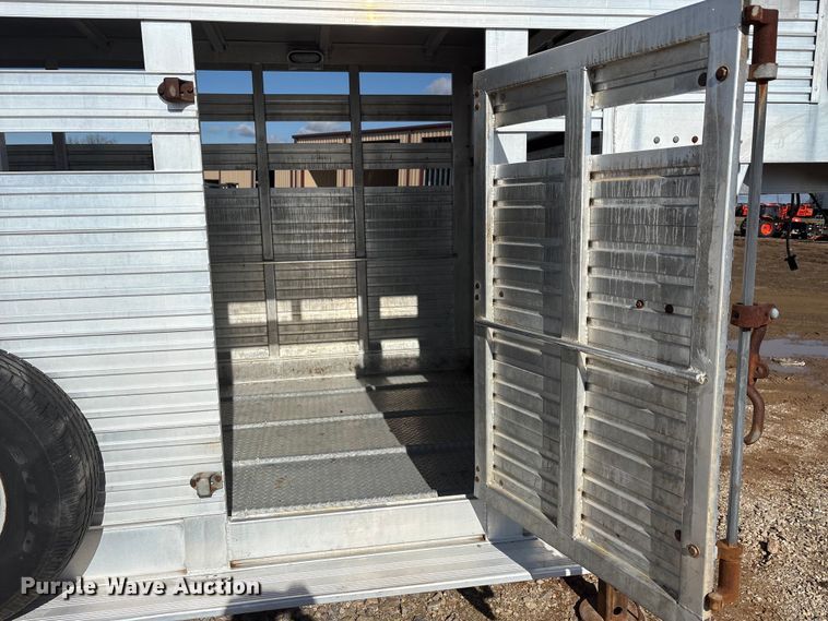 image for item EA7794 1992 Barrett livestock trailer