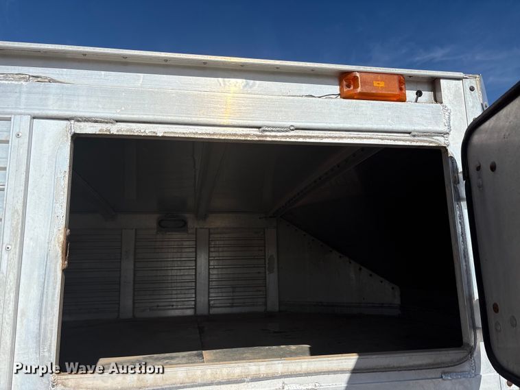 image for item EA7794 1992 Barrett livestock trailer
