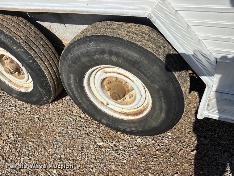 image for item EA7794 1992 Barrett livestock trailer